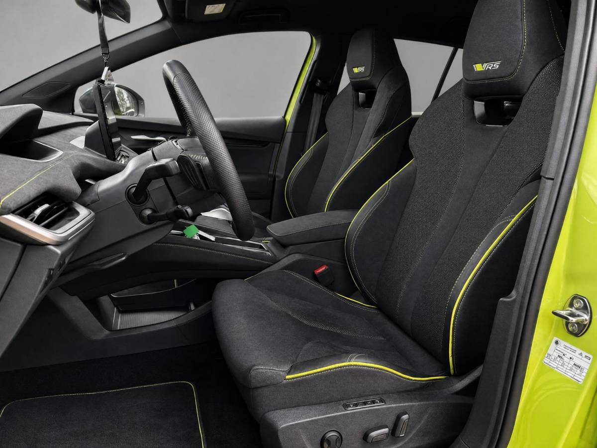 Škoda Elroq Škoda Elroq 85X RS 250kW/340 PK 4×4 Elektrische aandrijving | Business upgrade pakket – advanced | 21″ inch velgen Vision | Trekhaak wegklapbaar
