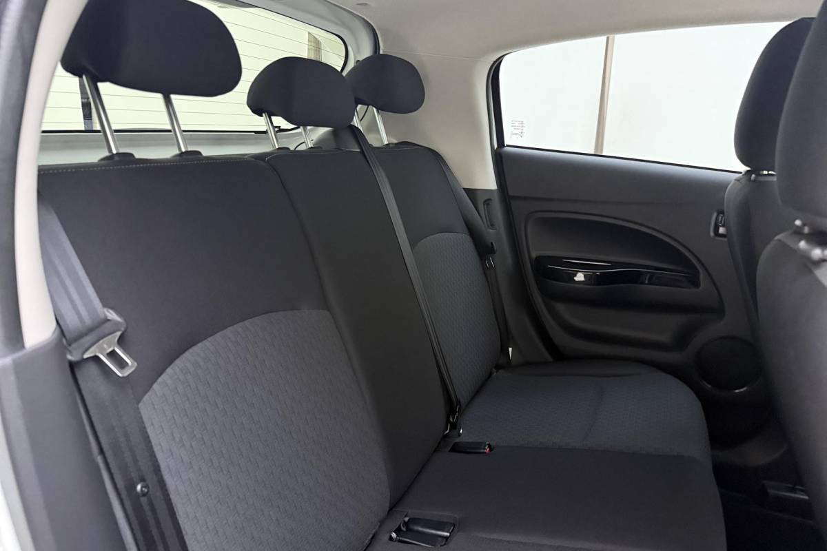 Mitsubishi Space Star Mitsubishi Space Star 1.0 Active | 70PK | Navigatie | Airco | Apple Carplay | Android Auto | Lichtmetalen Velgen | Bluetooth | Privacy Glas |