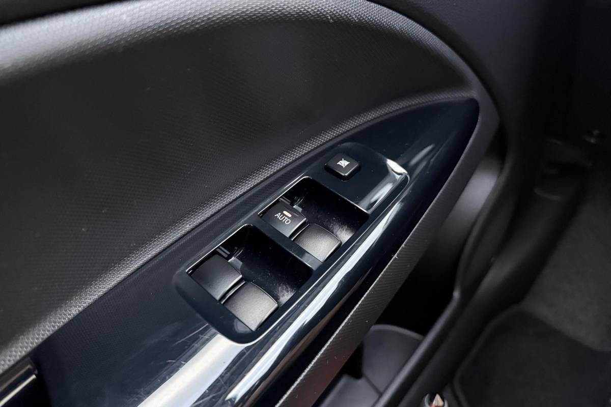 Mitsubishi Space Star Mitsubishi Space Star 1.0 Active | 70PK | Navigatie | Airco | Apple Carplay | Android Auto | Lichtmetalen Velgen | Bluetooth | Privacy Glas |