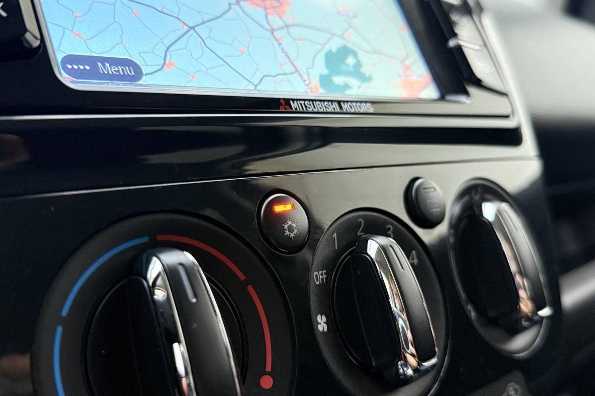 Mitsubishi Space Star Mitsubishi Space Star 1.0 Active | 70PK | Navigatie | Airco | Apple Carplay | Android Auto | Lichtmetalen Velgen | Bluetooth | Privacy Glas |