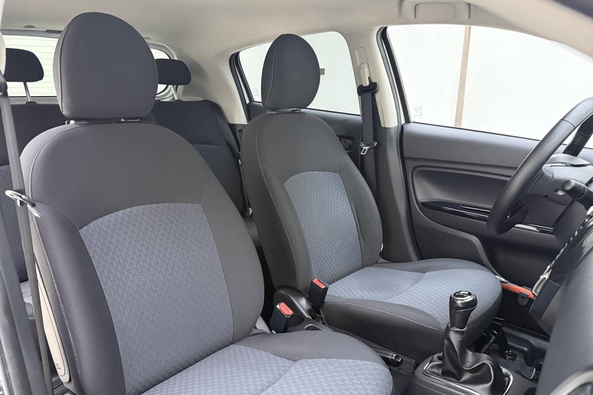 Mitsubishi Space Star Mitsubishi Space Star 1.0 Active | 70PK | Navigatie | Airco | Apple Carplay | Android Auto | Lichtmetalen Velgen | Bluetooth | Privacy Glas |