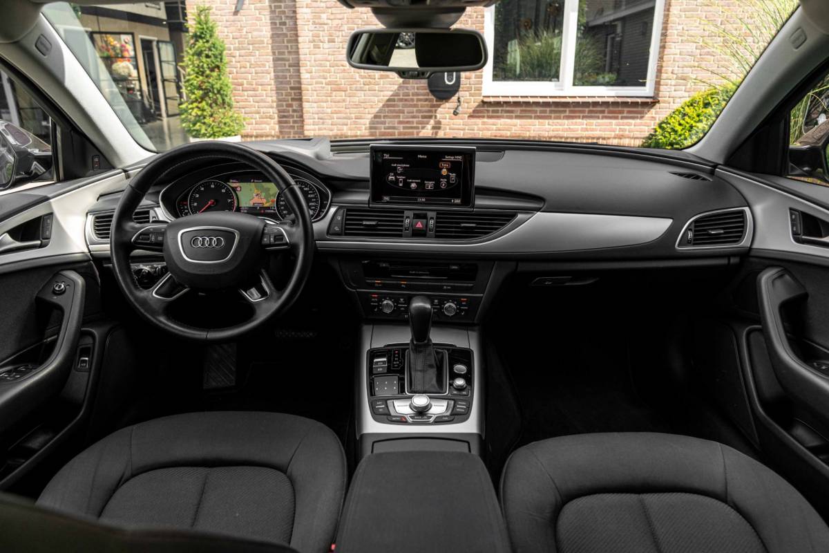 Audi A6 Audi A6 Avant 2.0 TFSI Premium Edition 252 PK Aut. ACC Trekhaak Pano Keyless Camera 20”