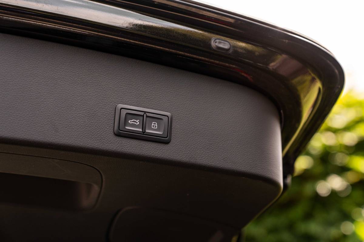Audi A6 Audi A6 Avant 2.0 TFSI Premium Edition 252 PK Aut. ACC Trekhaak Pano Keyless Camera 20”