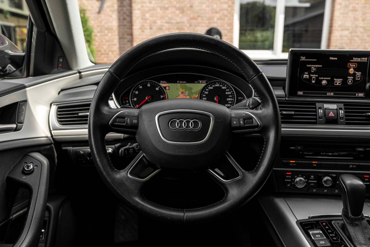 Audi A6 Audi A6 Avant 2.0 TFSI Premium Edition 252 PK Aut. ACC Trekhaak Pano Keyless Camera 20”