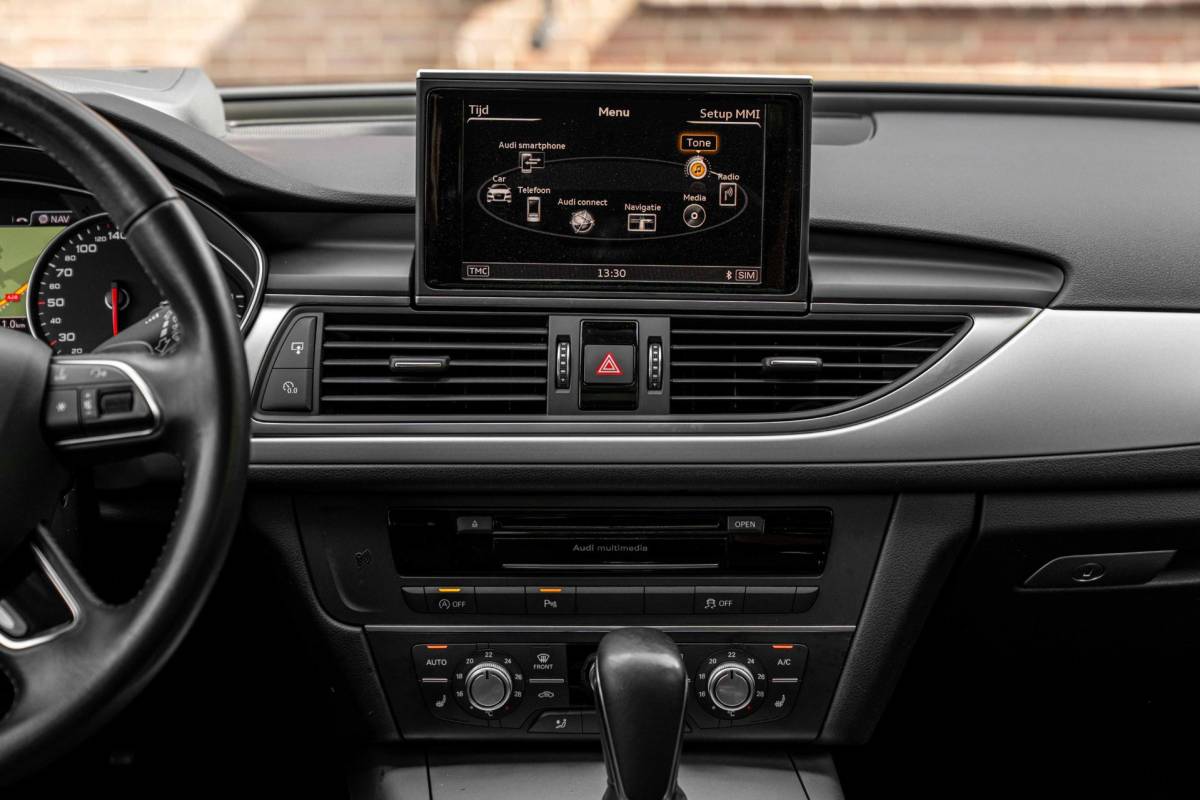 Audi A6 Audi A6 Avant 2.0 TFSI Premium Edition 252 PK Aut. ACC Trekhaak Pano Keyless Camera 20”