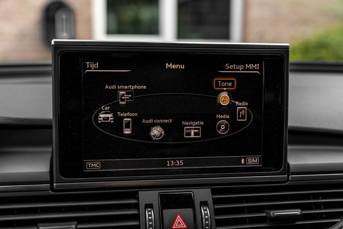 Audi A6 Audi A6 Avant 2.0 TFSI Premium Edition 252 PK Aut. ACC Trekhaak Pano Keyless Camera 20”