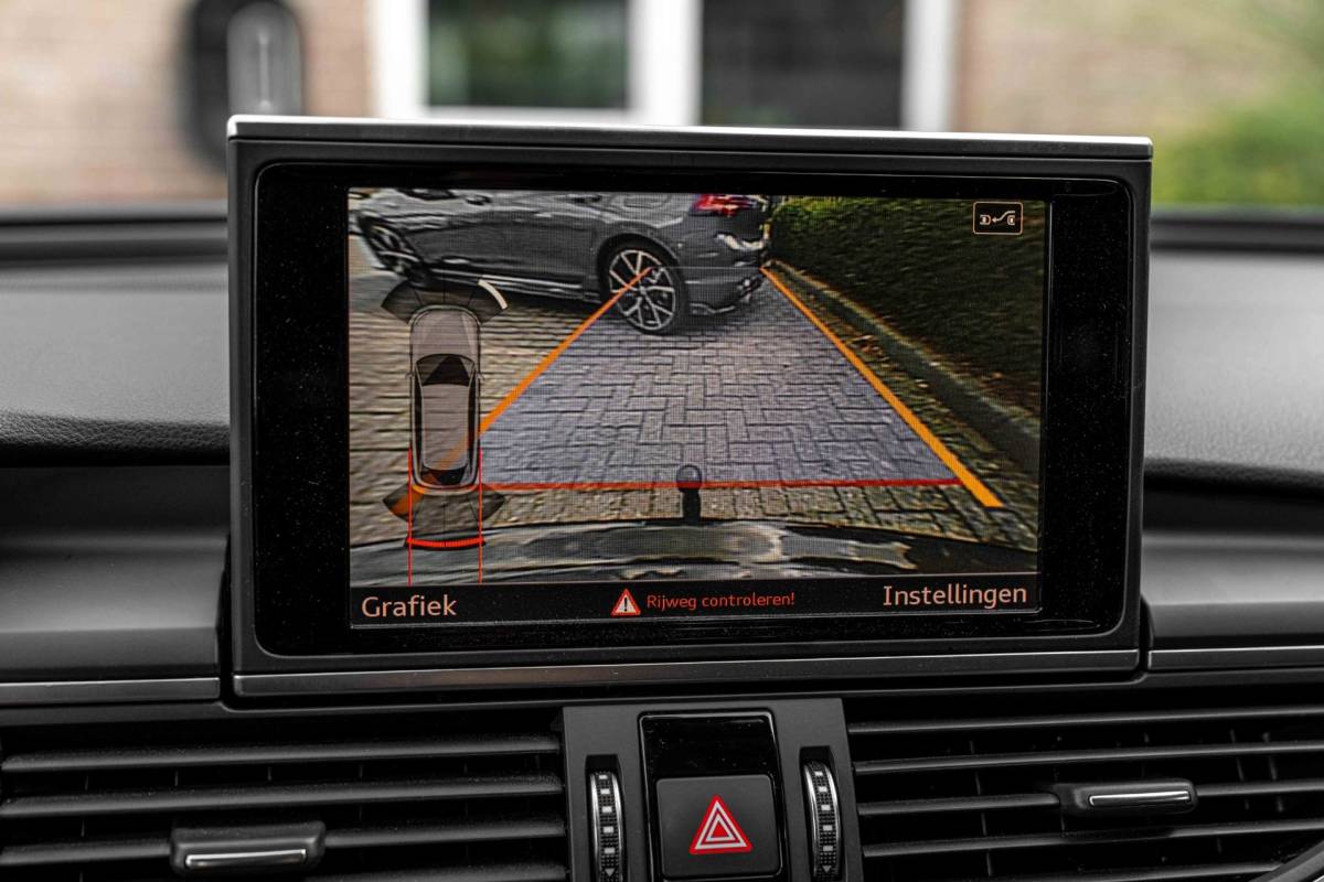 Audi A6 Audi A6 Avant 2.0 TFSI Premium Edition 252 PK Aut. ACC Trekhaak Pano Keyless Camera 20”
