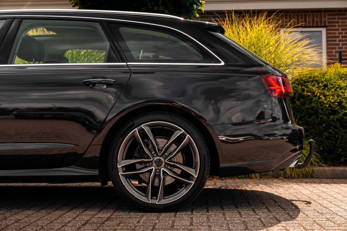 Audi A6 Audi A6 Avant 2.0 TFSI Premium Edition 252 PK Aut. ACC Trekhaak Pano Keyless Camera 20”