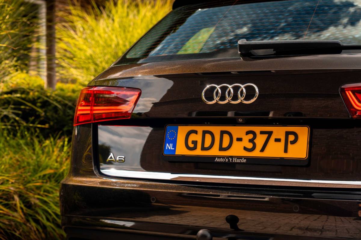 Audi A6 Audi A6 Avant 2.0 TFSI Premium Edition 252 PK Aut. ACC Trekhaak Pano Keyless Camera 20”
