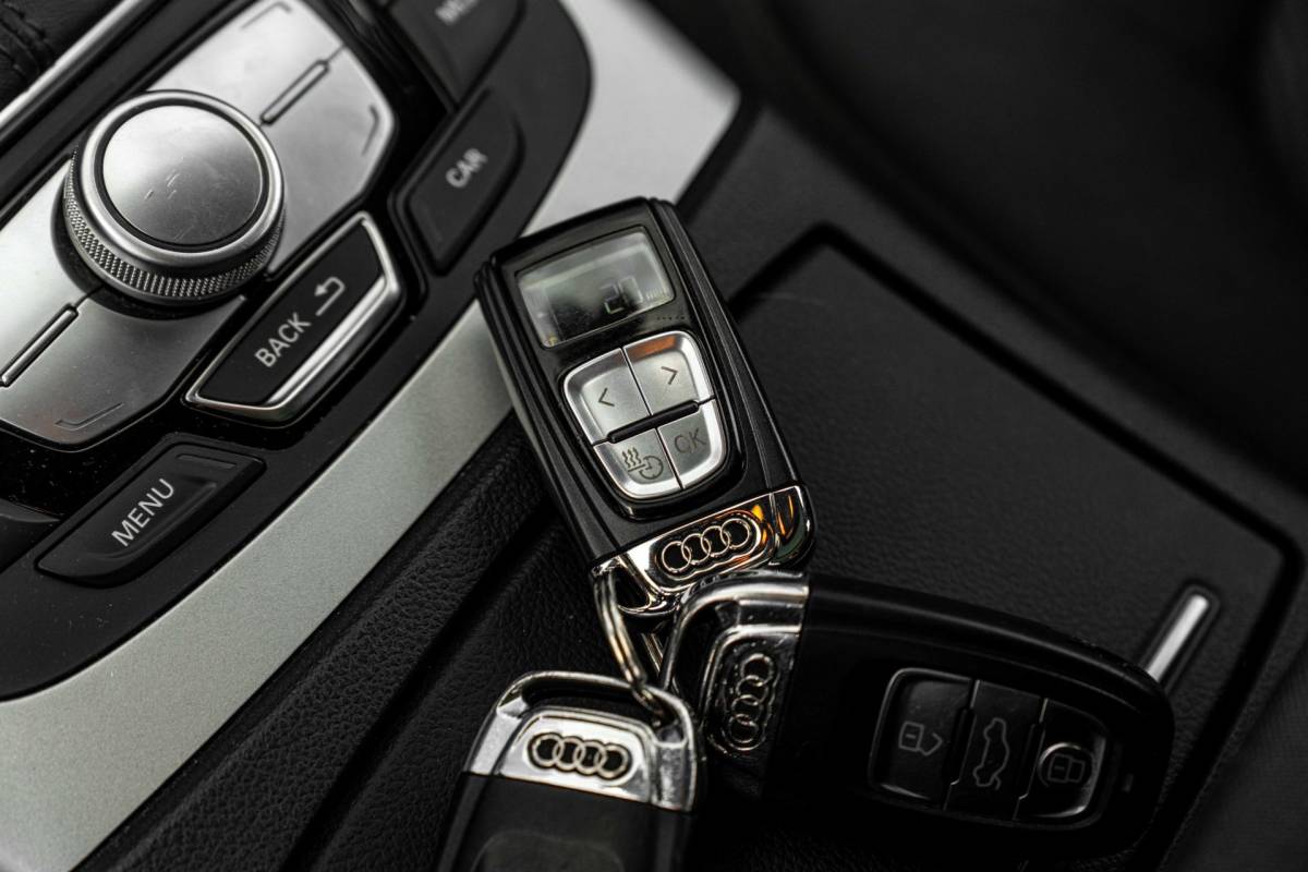 Audi A6 Audi A6 Avant 2.0 TFSI Premium Edition 252 PK Aut. ACC Trekhaak Pano Keyless Camera 20”