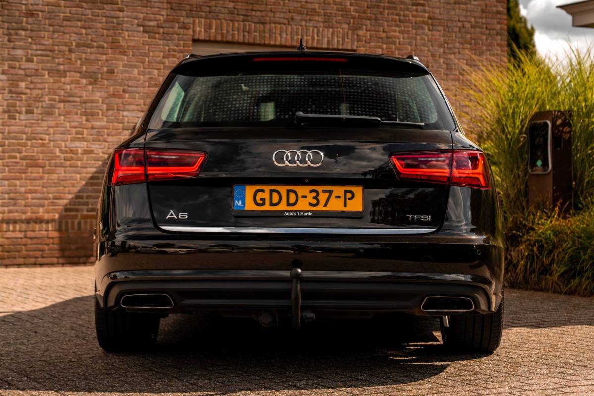 Audi A6 Audi A6 Avant 2.0 TFSI Premium Edition 252 PK Aut. ACC Trekhaak Pano Keyless Camera 20”
