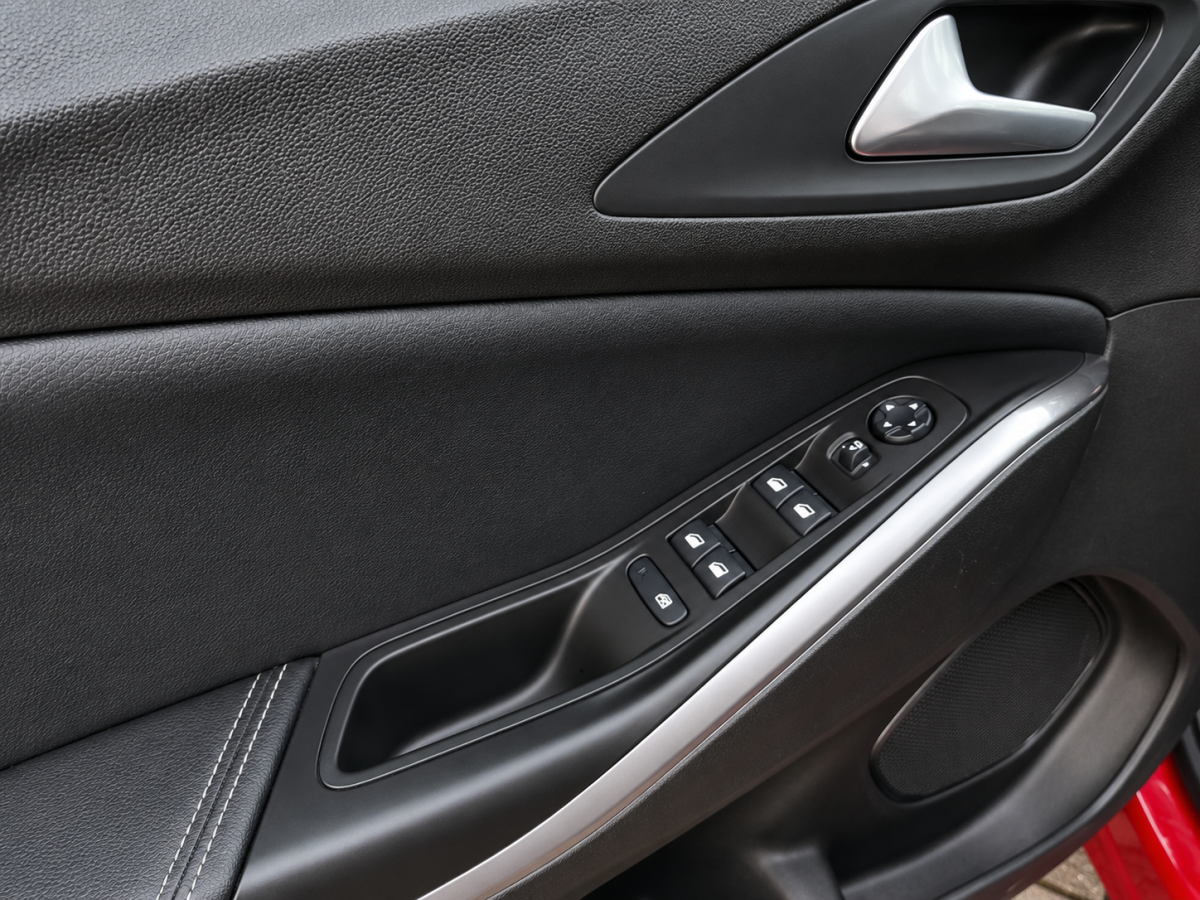 Opel Grandland X Opel Grandland X 1.2 Turbo Ultimate|Trekhaak|Clima|Carplay|camera|PDC|stoel&stuur-verwarming|NL-auto|57.590KM