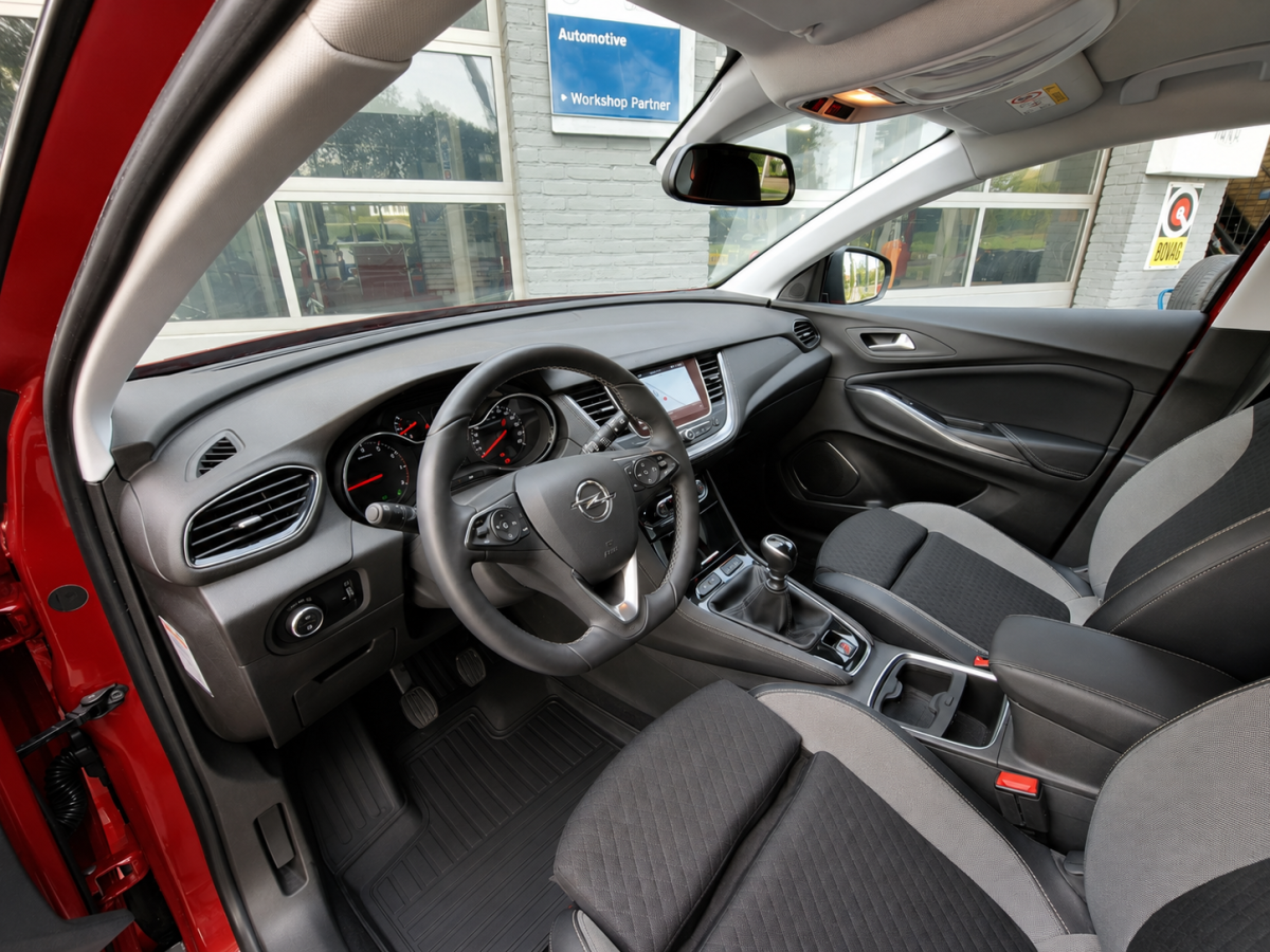 Opel Grandland X Opel Grandland X 1.2 Turbo Ultimate|Trekhaak|Clima|Carplay|camera|PDC|stoel&stuur-verwarming|NL-auto|57.590KM
