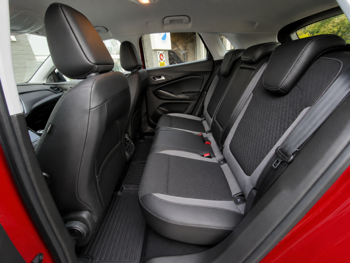Opel Grandland X Opel Grandland X 1.2 Turbo Ultimate|Trekhaak|Clima|Carplay|camera|PDC|stoel&stuur-verwarming|NL-auto|57.590KM