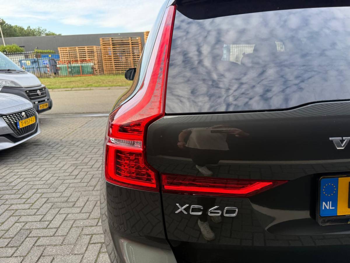 Volvo XC60 Volvo XC60 2.0 T8 Plug-in hybrid AWD Inscription Exclusive | 1E EIGENAAR | 3/6/12 MND GARANTIE | PANO | LED | ACC | DAB | CARPLAY | TREKHAAK | STOELKOELING |