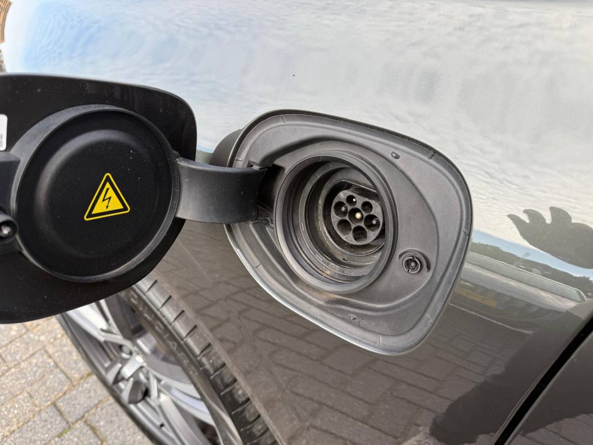 Volvo XC60 Volvo XC60 2.0 T8 Plug-in hybrid AWD Inscription Exclusive | 1E EIGENAAR | 3/6/12 MND GARANTIE | PANO | LED | ACC | DAB | CARPLAY | TREKHAAK | STOELKOELING |