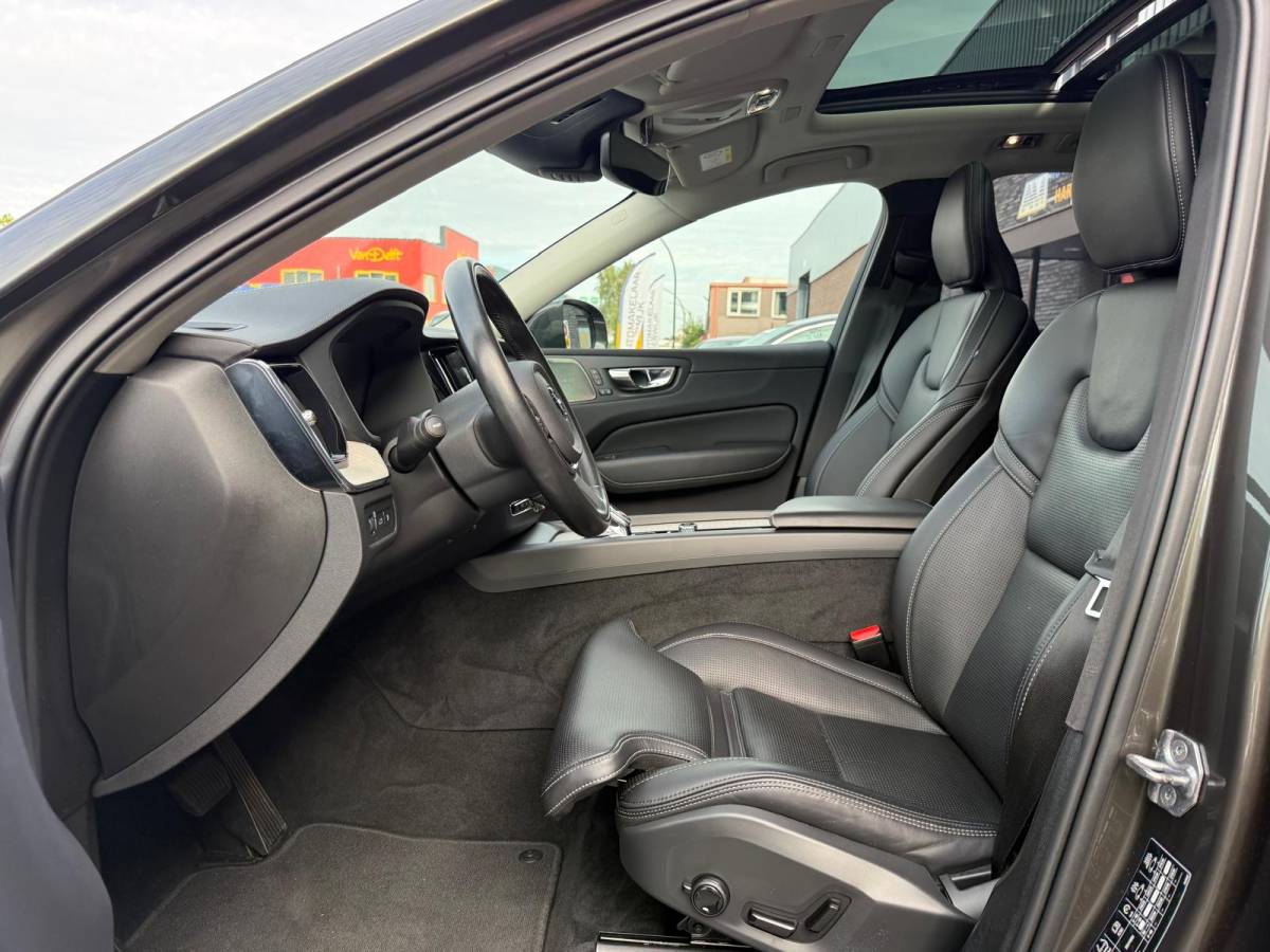 Volvo XC60 Volvo XC60 2.0 T8 Plug-in hybrid AWD Inscription Exclusive | 1E EIGENAAR | 3/6/12 MND GARANTIE | PANO | LED | ACC | DAB | CARPLAY | TREKHAAK | STOELKOELING |