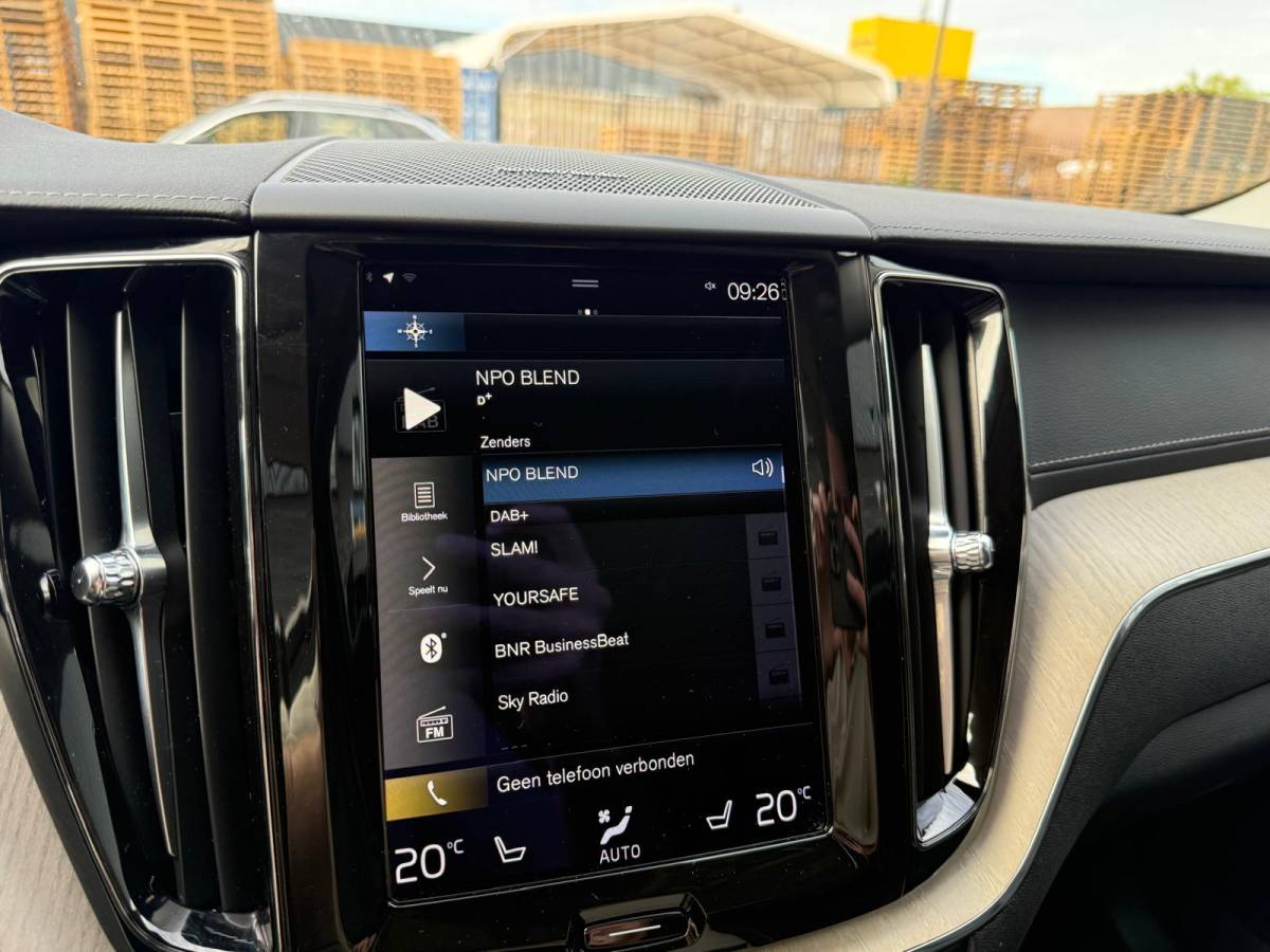 Volvo XC60 Volvo XC60 2.0 T8 Plug-in hybrid AWD Inscription Exclusive | 1E EIGENAAR | 3/6/12 MND GARANTIE | PANO | LED | ACC | DAB | CARPLAY | TREKHAAK | STOELKOELING |