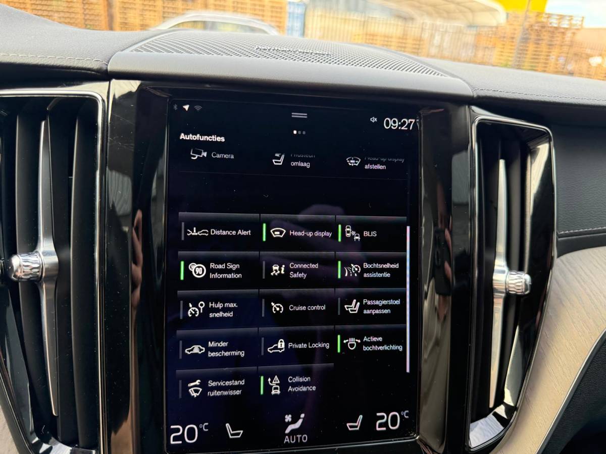 Volvo XC60 Volvo XC60 2.0 T8 Plug-in hybrid AWD Inscription Exclusive | 1E EIGENAAR | 3/6/12 MND GARANTIE | PANO | LED | ACC | DAB | CARPLAY | TREKHAAK | STOELKOELING |