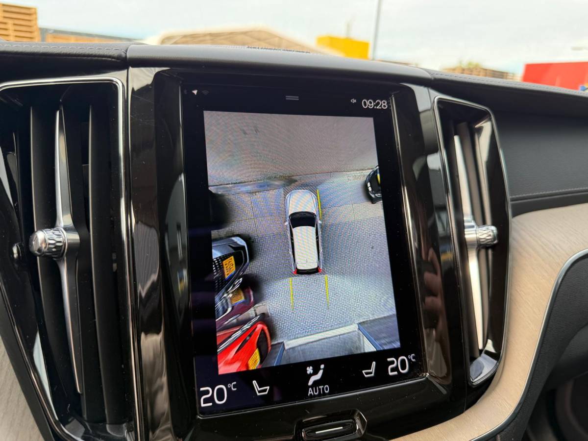 Volvo XC60 Volvo XC60 2.0 T8 Plug-in hybrid AWD Inscription Exclusive | 1E EIGENAAR | 3/6/12 MND GARANTIE | PANO | LED | ACC | DAB | CARPLAY | TREKHAAK | STOELKOELING |