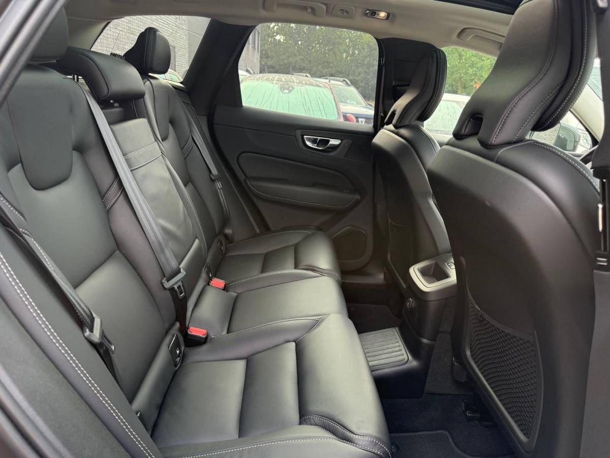Volvo XC60 Volvo XC60 2.0 T8 Plug-in hybrid AWD Inscription Exclusive | 1E EIGENAAR | 3/6/12 MND GARANTIE | PANO | LED | ACC | DAB | CARPLAY | TREKHAAK | STOELKOELING |