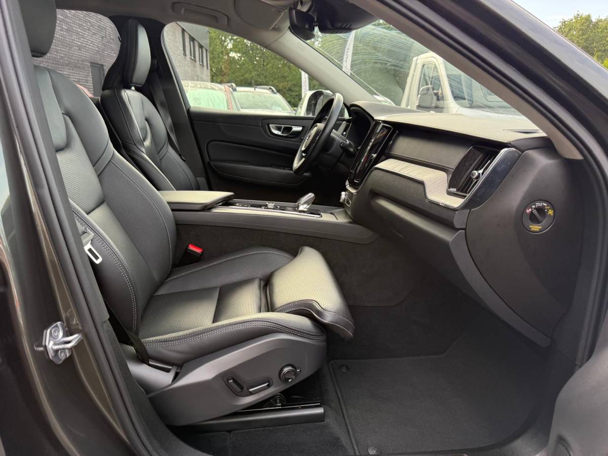 Volvo XC60 Volvo XC60 2.0 T8 Plug-in hybrid AWD Inscription Exclusive | 1E EIGENAAR | 3/6/12 MND GARANTIE | PANO | LED | ACC | DAB | CARPLAY | TREKHAAK | STOELKOELING |