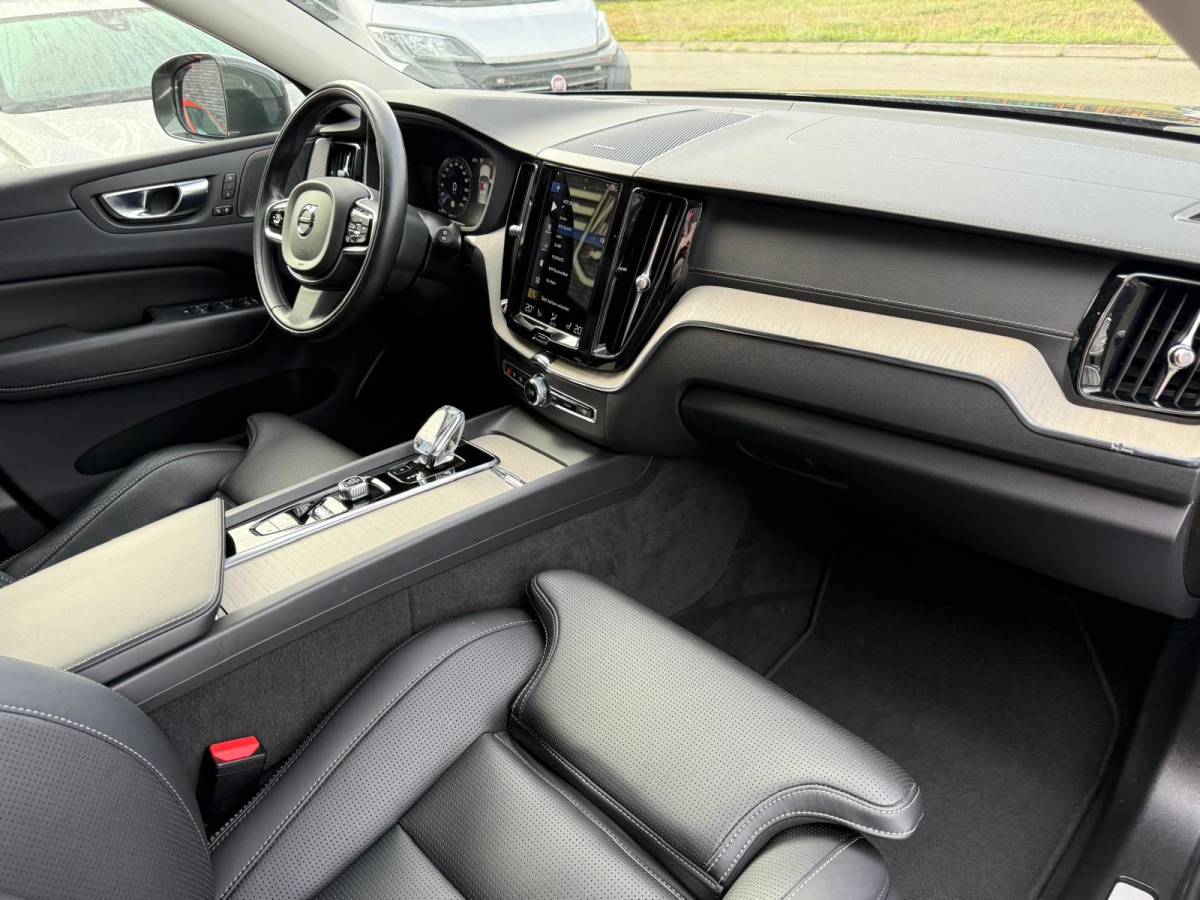 Volvo XC60 Volvo XC60 2.0 T8 Plug-in hybrid AWD Inscription Exclusive | 1E EIGENAAR | 3/6/12 MND GARANTIE | PANO | LED | ACC | DAB | CARPLAY | TREKHAAK | STOELKOELING |