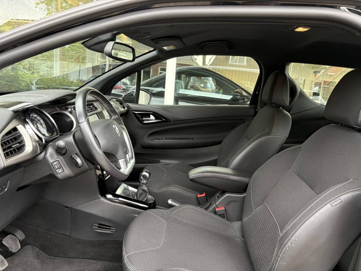 DS DS 3 DS 3 1.2T 110pk Business | Stoelverwarming | Achteruitrijcamera | Cruise Control | Apple Carplay/Android Auto | Climate Control