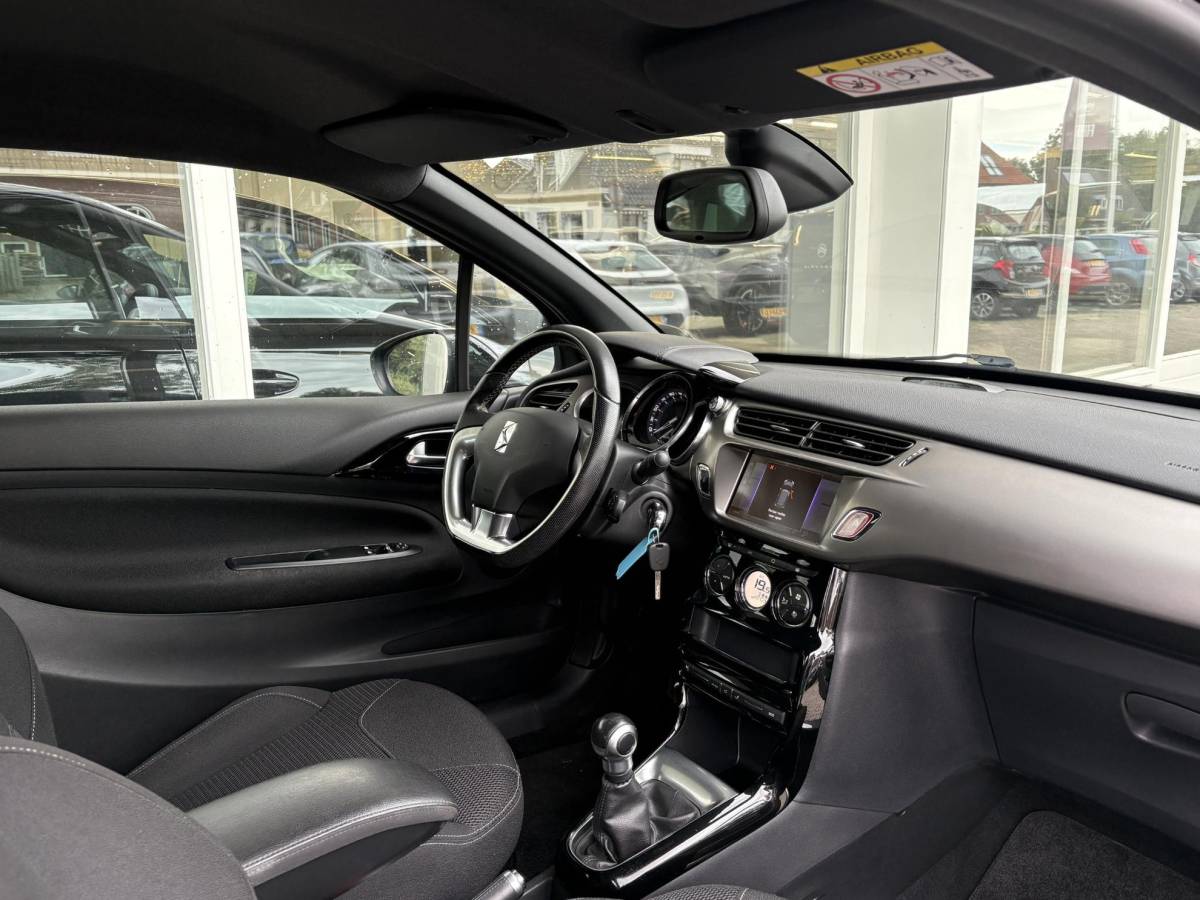 DS DS 3 DS 3 1.2T 110pk Business | Stoelverwarming | Achteruitrijcamera | Cruise Control | Apple Carplay/Android Auto | Climate Control