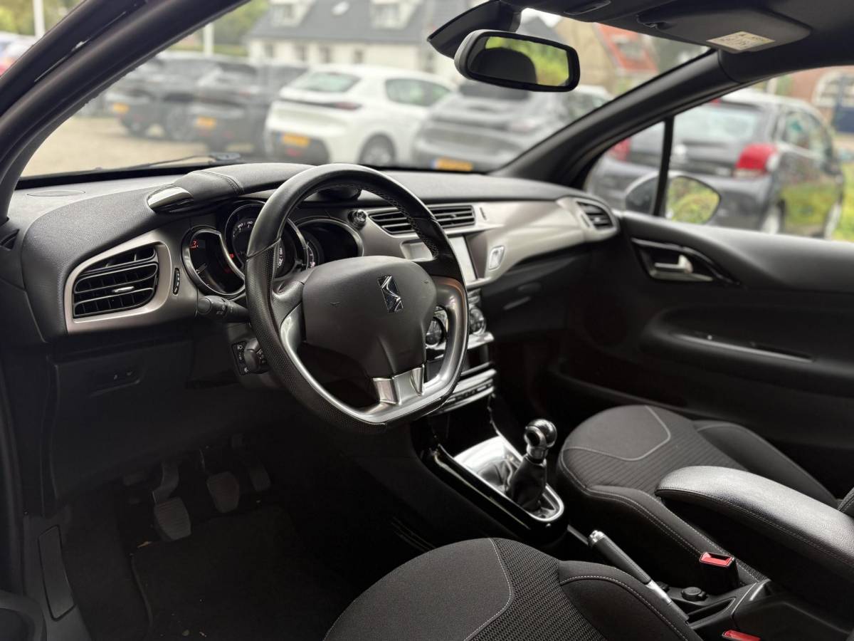 DS DS 3 DS 3 1.2T 110pk Business | Stoelverwarming | Achteruitrijcamera | Cruise Control | Apple Carplay/Android Auto | Climate Control