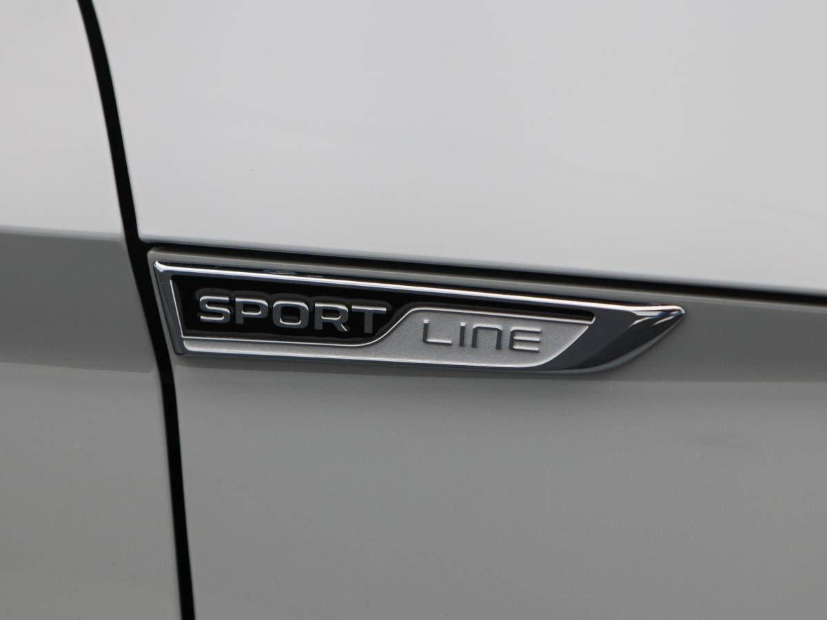Škoda Superb Škoda Superb Combi 1.4 TSi 218 Pk iV Sportline Business | Trekhaak | Stoelverwarming | CarPlay | Camera | Cruise Control | Navigatie | Full LED | 19 Inch | 91.754 Km !!