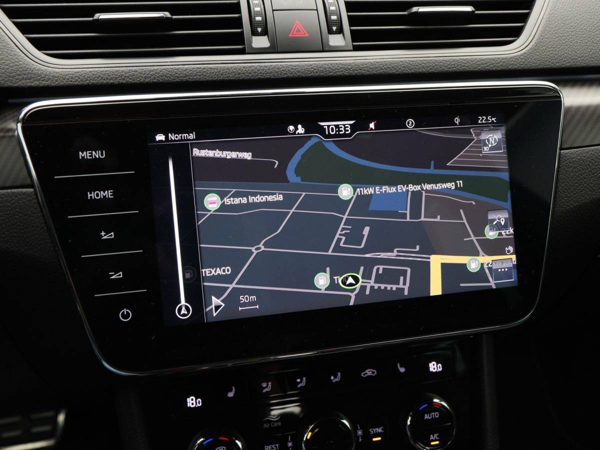 Škoda Superb Škoda Superb Combi 1.4 TSi 218 Pk iV Sportline Business | Trekhaak | Stoelverwarming | CarPlay | Camera | Cruise Control | Navigatie | Full LED | 19 Inch | 91.754 Km !!