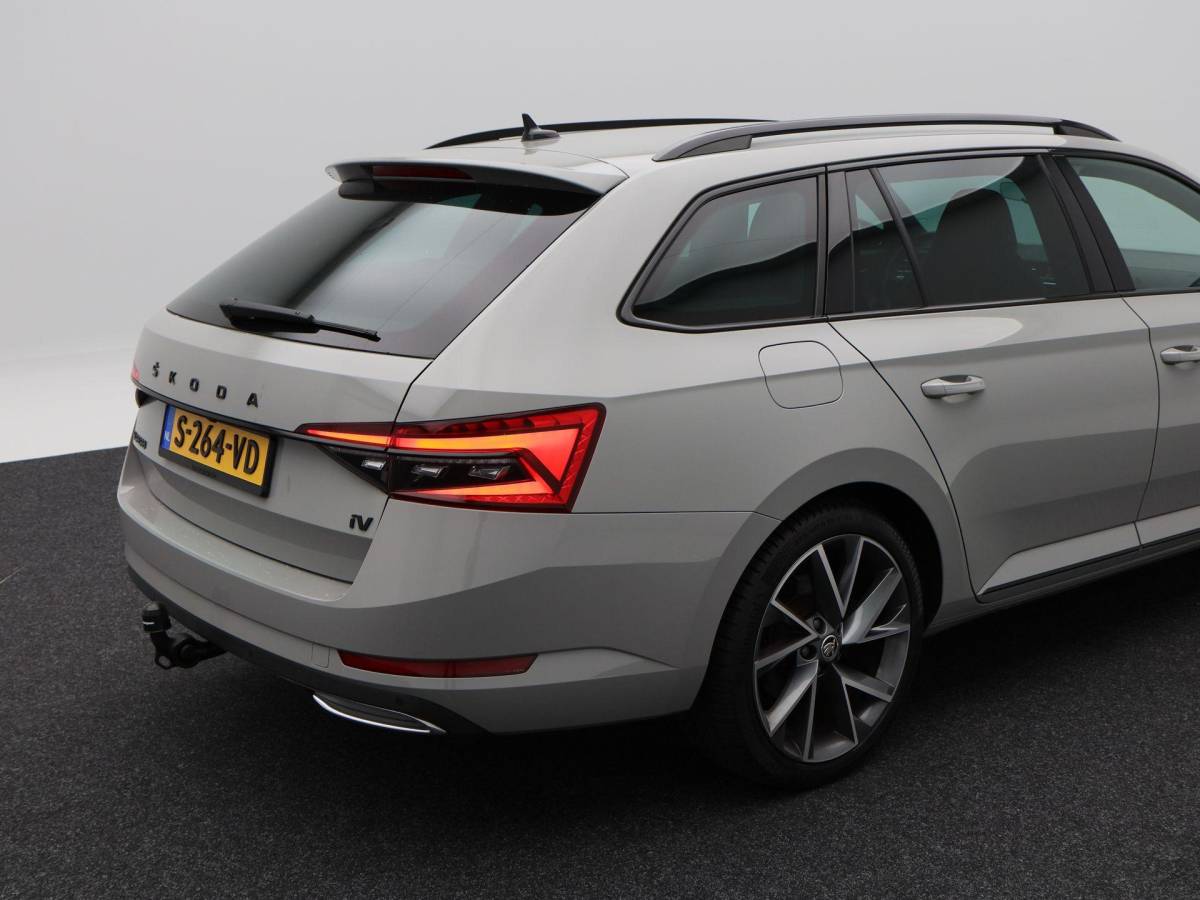 Škoda Superb Škoda Superb Combi 1.4 TSi 218 Pk iV Sportline Business | Trekhaak | Stoelverwarming | CarPlay | Camera | Cruise Control | Navigatie | Full LED | 19 Inch | 91.754 Km !!