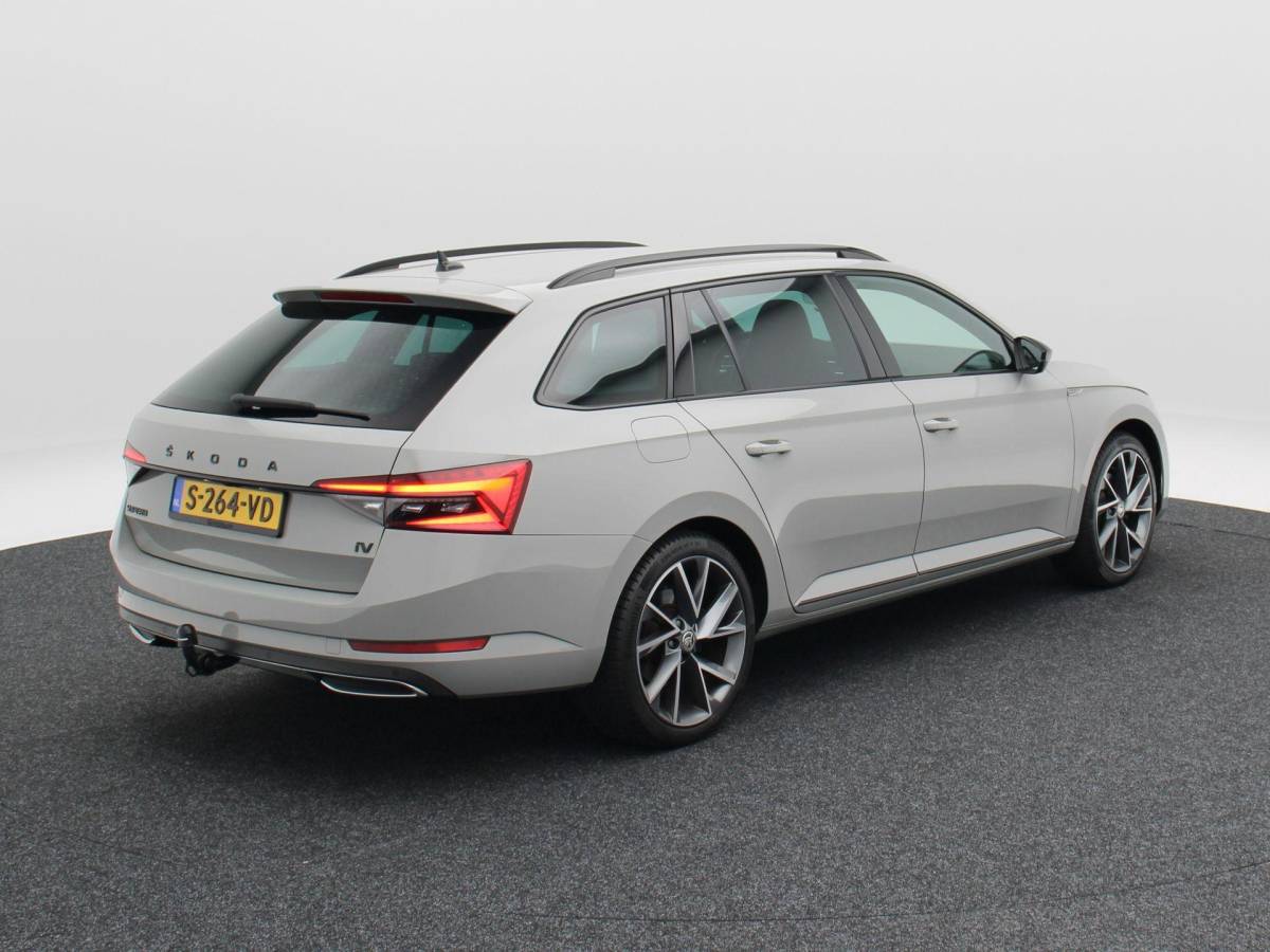 Škoda Superb Škoda Superb Combi 1.4 TSi 218 Pk iV Sportline Business | Trekhaak | Stoelverwarming | CarPlay | Camera | Cruise Control | Navigatie | Full LED | 19 Inch | 91.754 Km !!
