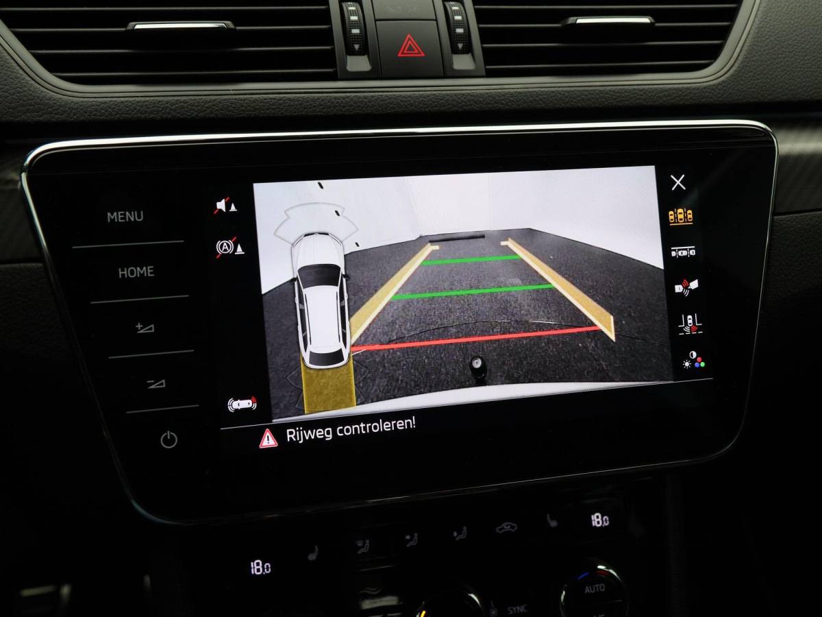 Škoda Superb Škoda Superb Combi 1.4 TSi 218 Pk iV Sportline Business | Trekhaak | Stoelverwarming | CarPlay | Camera | Cruise Control | Navigatie | Full LED | 19 Inch | 91.754 Km !!
