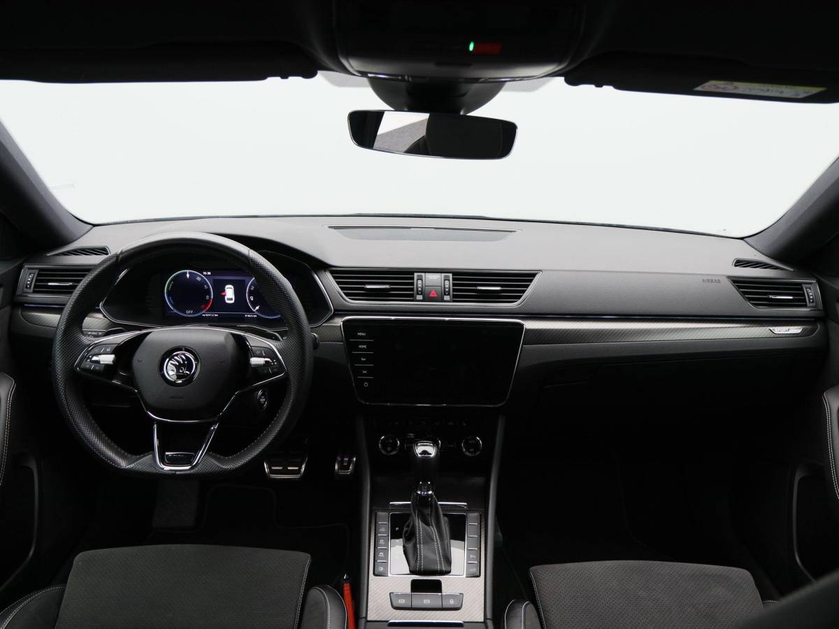 Škoda Superb Škoda Superb Combi 1.4 TSi 218 Pk iV Sportline Business | Trekhaak | Stoelverwarming | CarPlay | Camera | Cruise Control | Navigatie | Full LED | 19 Inch | 91.754 Km !!