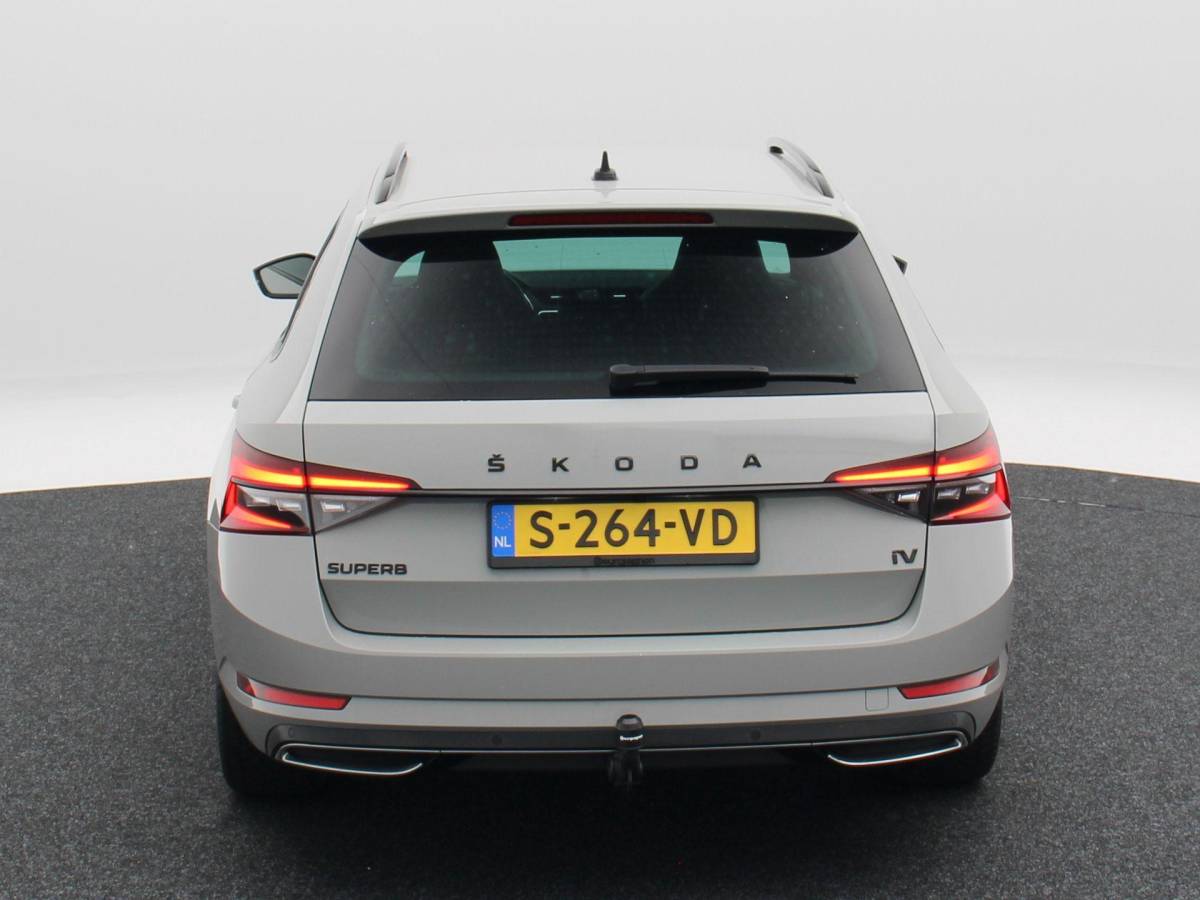 Škoda Superb Škoda Superb Combi 1.4 TSi 218 Pk iV Sportline Business | Trekhaak | Stoelverwarming | CarPlay | Camera | Cruise Control | Navigatie | Full LED | 19 Inch | 91.754 Km !!