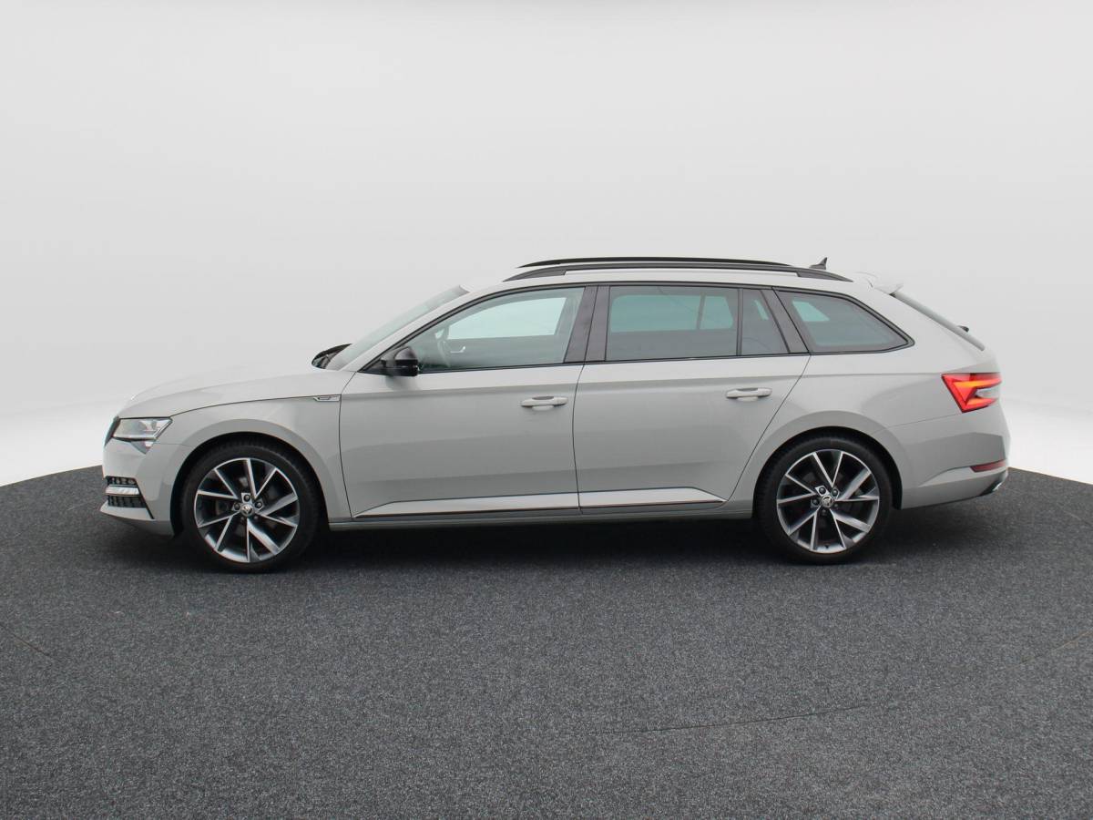 Škoda Superb Škoda Superb Combi 1.4 TSi 218 Pk iV Sportline Business | Trekhaak | Stoelverwarming | CarPlay | Camera | Cruise Control | Navigatie | Full LED | 19 Inch | 91.754 Km !!