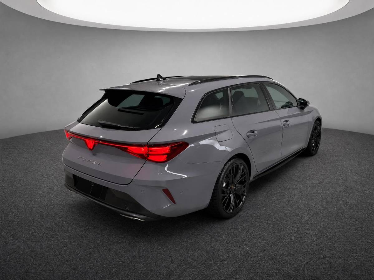 CUPRA Leon Sportstourer Cupra Leon Sportstourer VZ Performance 1.5 TSI e-Hybrid 200 kW / 272 PK St Obsidian Pack l Intelligent Drive l Sennheiser Audio l Panoramadak
