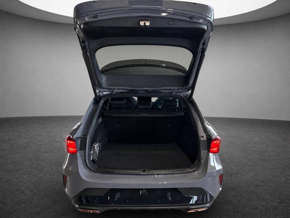 CUPRA Leon Sportstourer Cupra Leon Sportstourer VZ Performance 1.5 TSI e-Hybrid 200 kW / 272 PK St Obsidian Pack l Intelligent Drive l Sennheiser Audio l Panoramadak