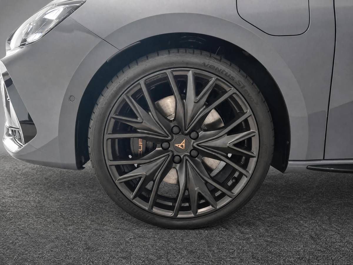 CUPRA Leon Sportstourer Cupra Leon Sportstourer VZ Performance 1.5 TSI e-Hybrid 200 kW / 272 PK St Obsidian Pack l Intelligent Drive l Sennheiser Audio l Panoramadak