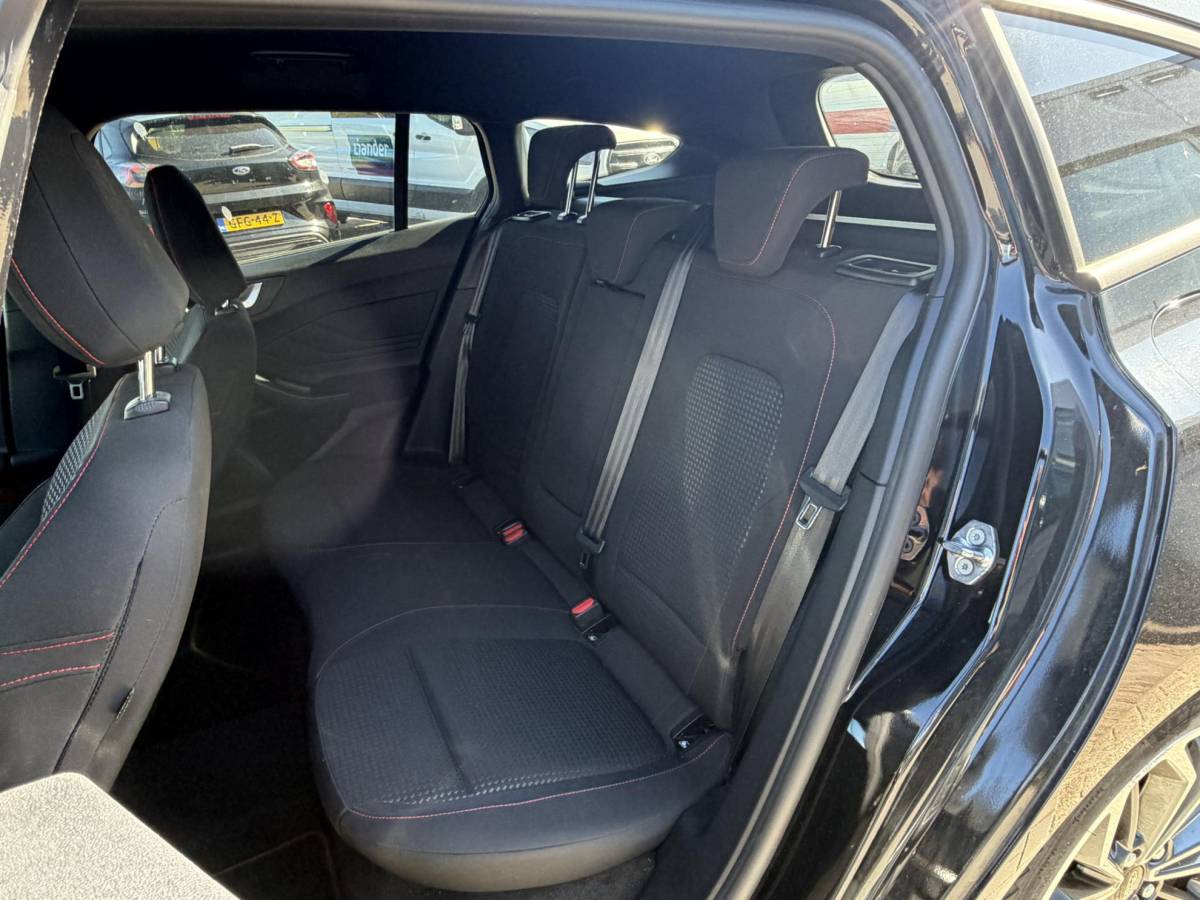 Ford Focus Ford Focus Wagon 1.0 EcoBoost Hybrid ST Line X 155pk | Driver Assistance Pack | Trekhaak afneembaar | AGR stoel | 18 inch Lichtmetaal | Winterpack