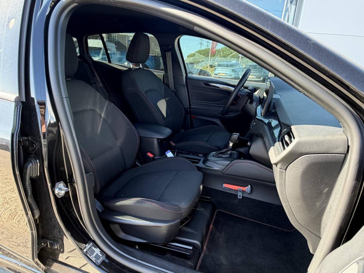 Ford Focus Ford Focus Wagon 1.0 EcoBoost Hybrid ST Line X 155pk | Driver Assistance Pack | Trekhaak afneembaar | AGR stoel | 18 inch Lichtmetaal | Winterpack