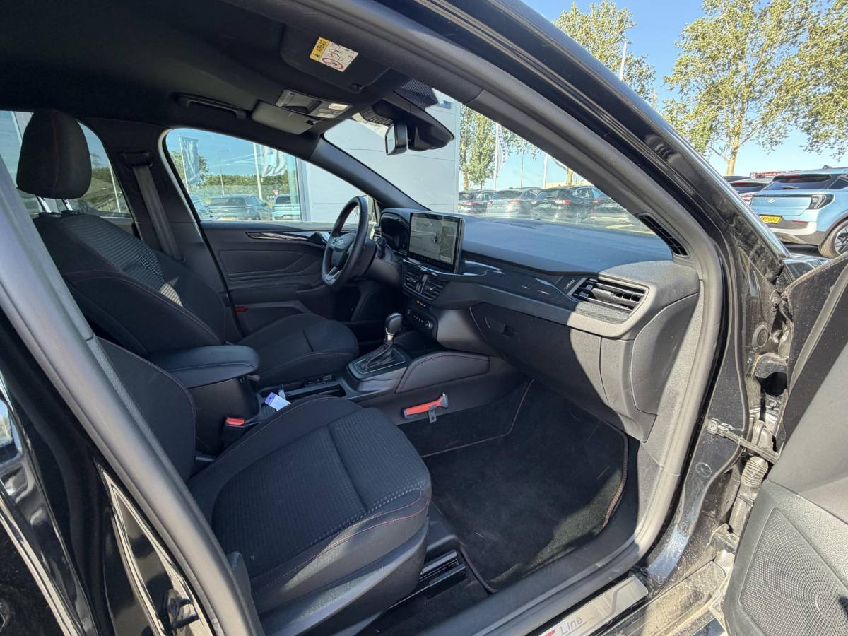 Ford Focus Ford Focus Wagon 1.0 EcoBoost Hybrid ST Line X 155pk | Driver Assistance Pack | Trekhaak afneembaar | AGR stoel | 18 inch Lichtmetaal | Winterpack