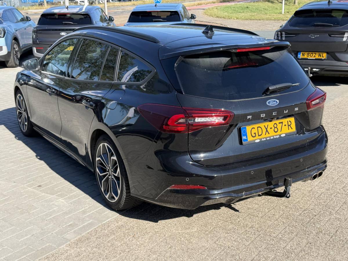 Ford Focus Ford Focus Wagon 1.0 EcoBoost Hybrid ST Line X 155pk | Driver Assistance Pack | Trekhaak afneembaar | AGR stoel | 18 inch Lichtmetaal | Winterpack