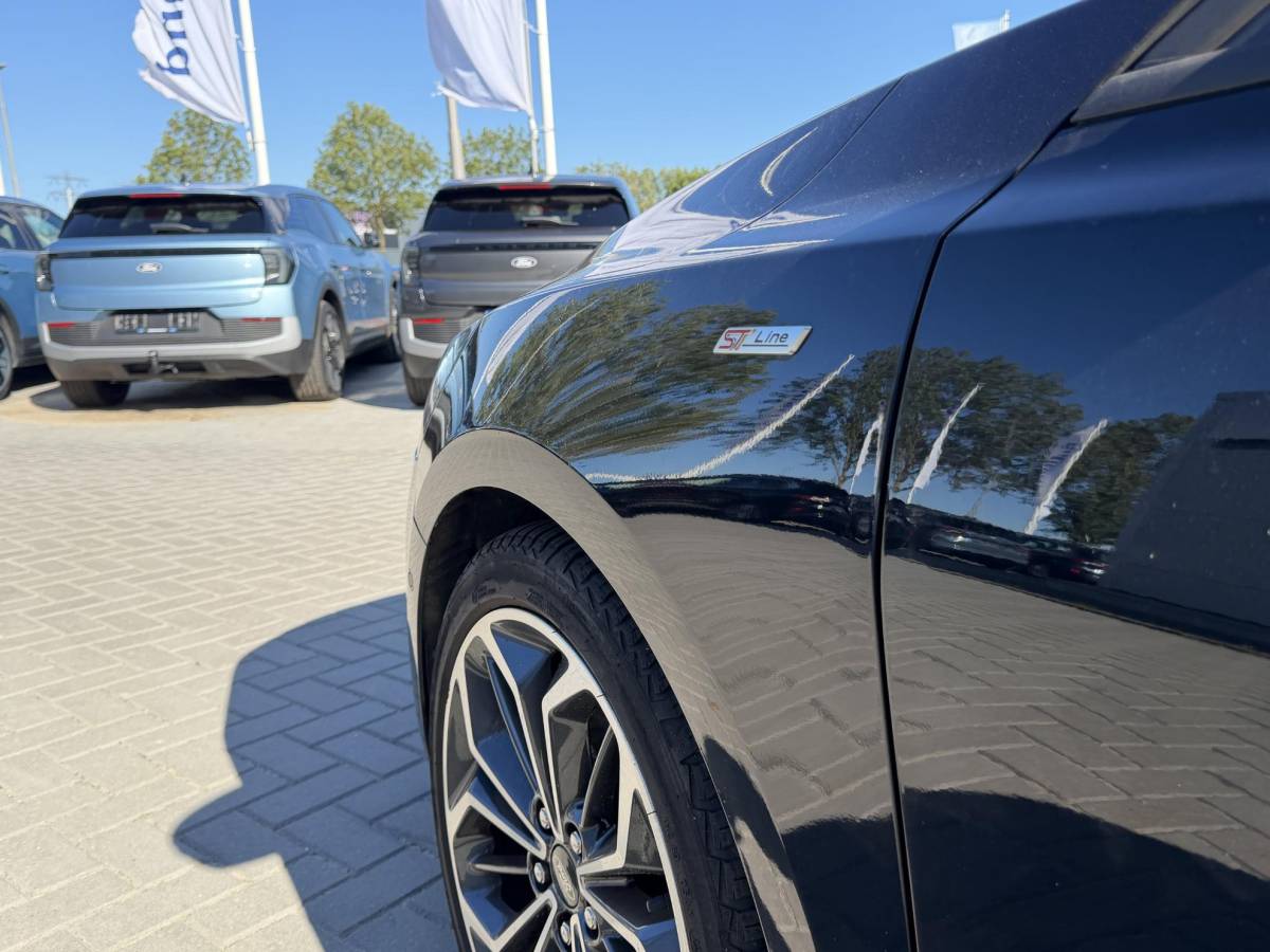 Ford Focus Ford Focus Wagon 1.0 EcoBoost Hybrid ST Line X 155pk | Driver Assistance Pack | Trekhaak afneembaar | AGR stoel | 18 inch Lichtmetaal | Winterpack