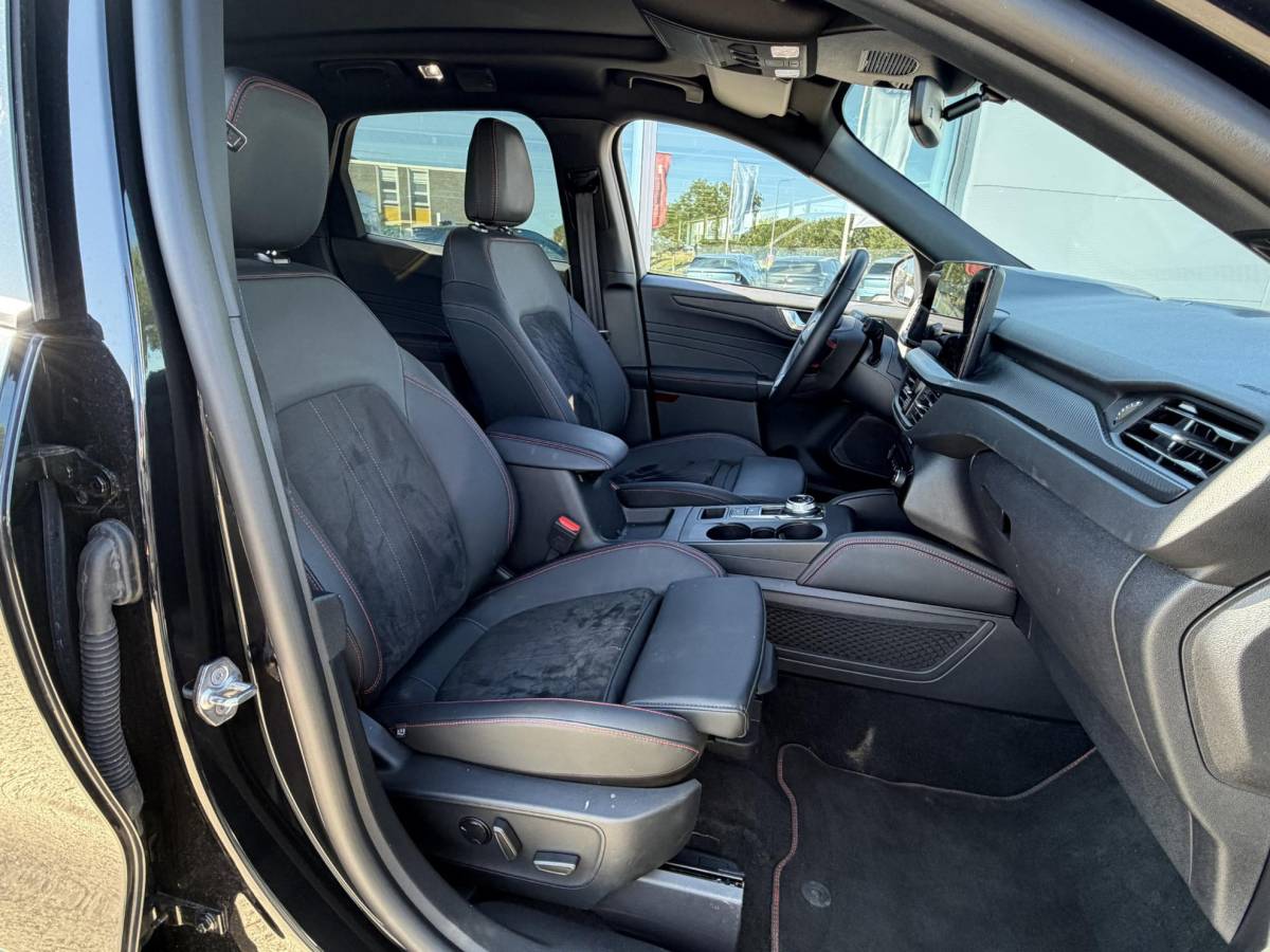 Ford Kuga Ford Kuga 2.5 PHEV ST-Line X 243 pk | Driver Assistance Pack | Winterpack | Wegklapbare Trekhaak | Technology Pack | Panoramadak | 19 inch Lichtmetaal | 2.100kg Trekgewicht