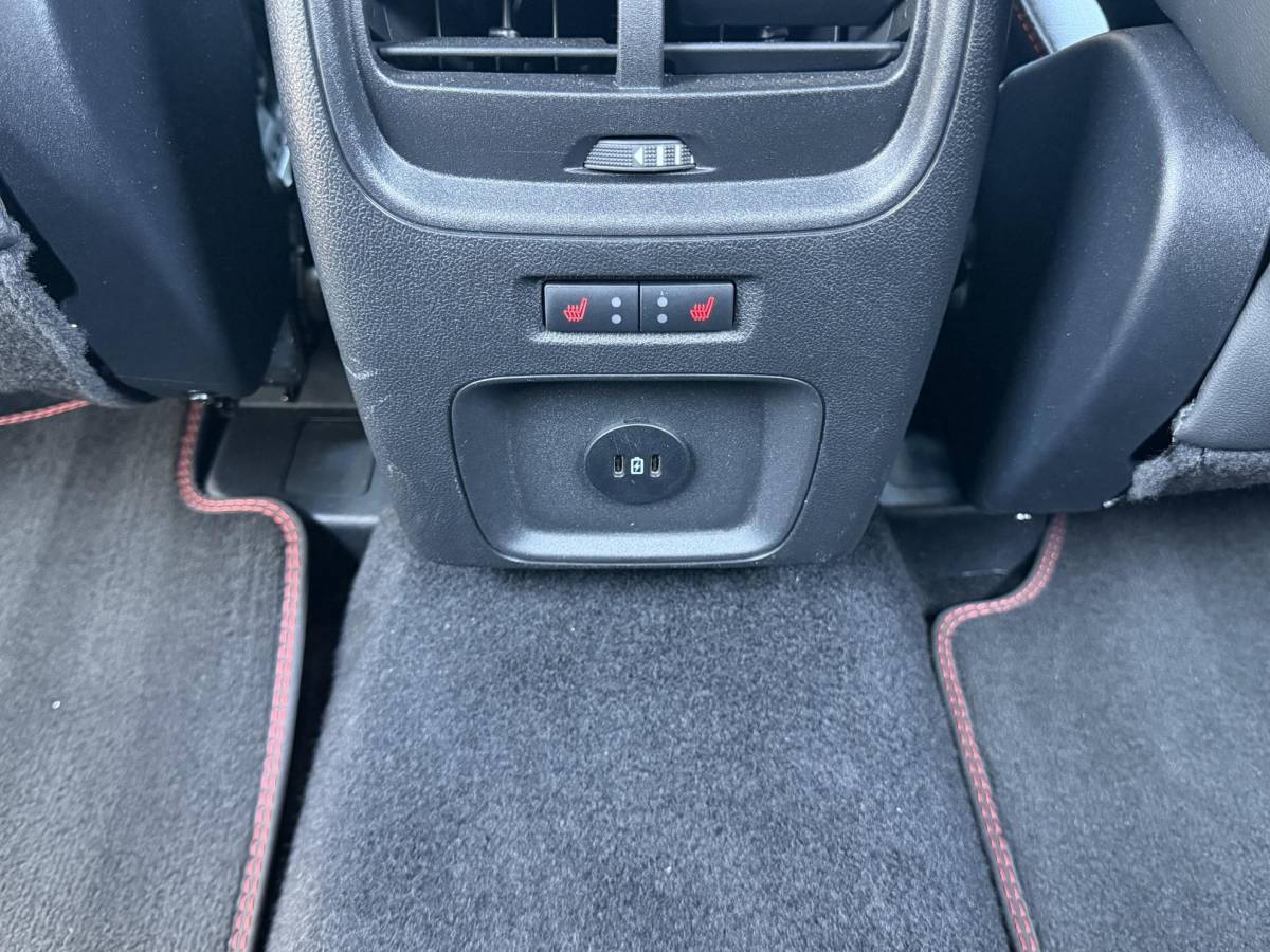 Ford Kuga Ford Kuga 2.5 PHEV ST-Line X 243 pk | Driver Assistance Pack | Winterpack | Wegklapbare Trekhaak | Technology Pack | Panoramadak | 19 inch Lichtmetaal | 2.100kg Trekgewicht