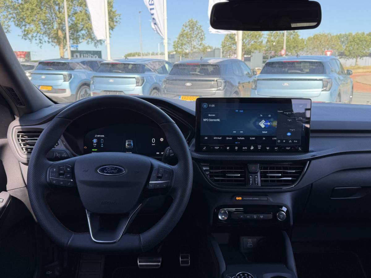 Ford Kuga Ford Kuga 2.5 PHEV ST-Line X 243 pk | Driver Assistance Pack | Winterpack | Wegklapbare Trekhaak | Technology Pack | Panoramadak | 19 inch Lichtmetaal | 2.100kg Trekgewicht