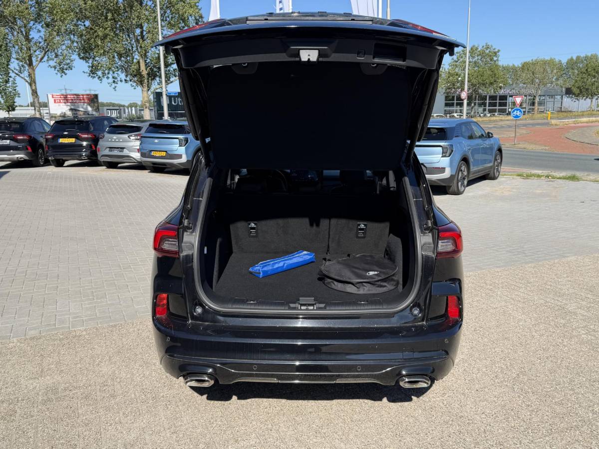 Ford Kuga Ford Kuga 2.5 PHEV ST-Line X 243 pk | Driver Assistance Pack | Winterpack | Wegklapbare Trekhaak | Technology Pack | Panoramadak | 19 inch Lichtmetaal | 2.100kg Trekgewicht